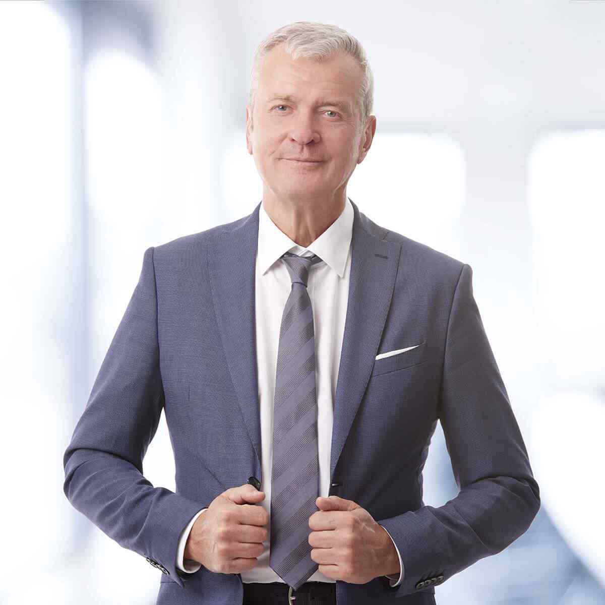 Mark Richardson https://securiteshield.ca/wp-content/uploads/2019/04/img-people-01.jpg